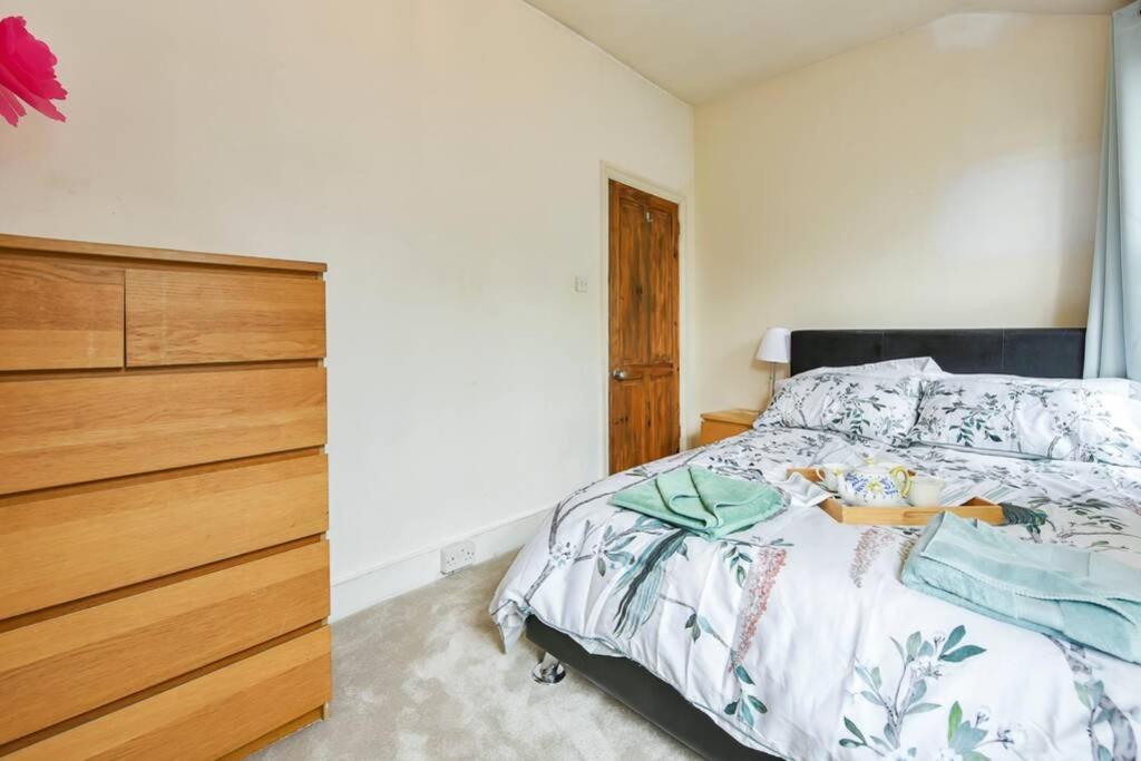 Groves 4 Bedroom, Shepherds Bush London Exteriör bild